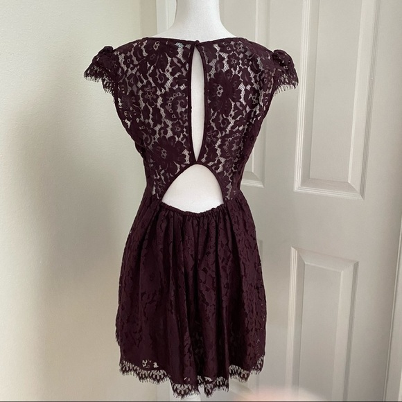 Kimchi Blue Jan Jan Lace Fit and Flare Dress Med - Picture 8 of 15